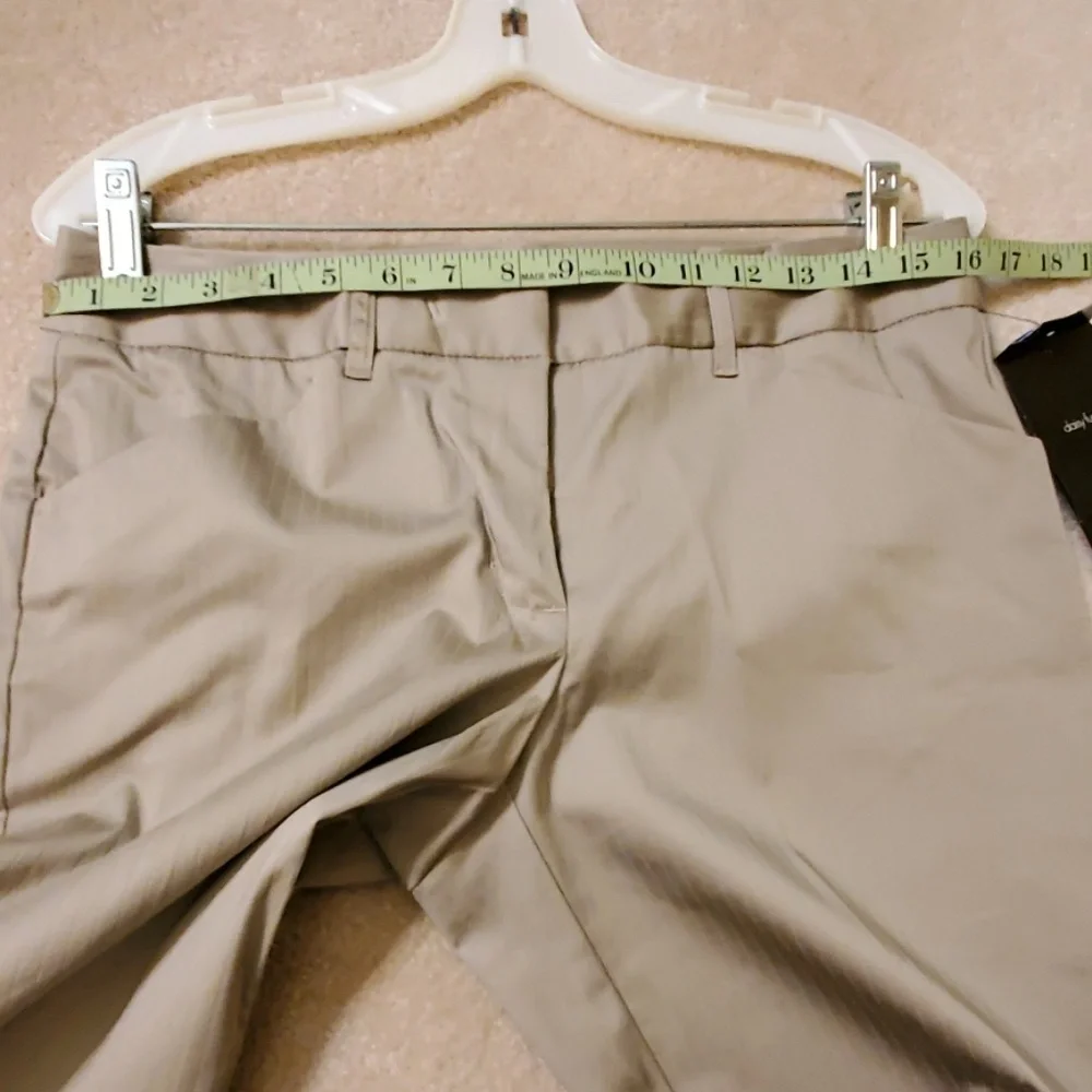 Daisy Fuentes shorts Bermuda tan size 6 NEW